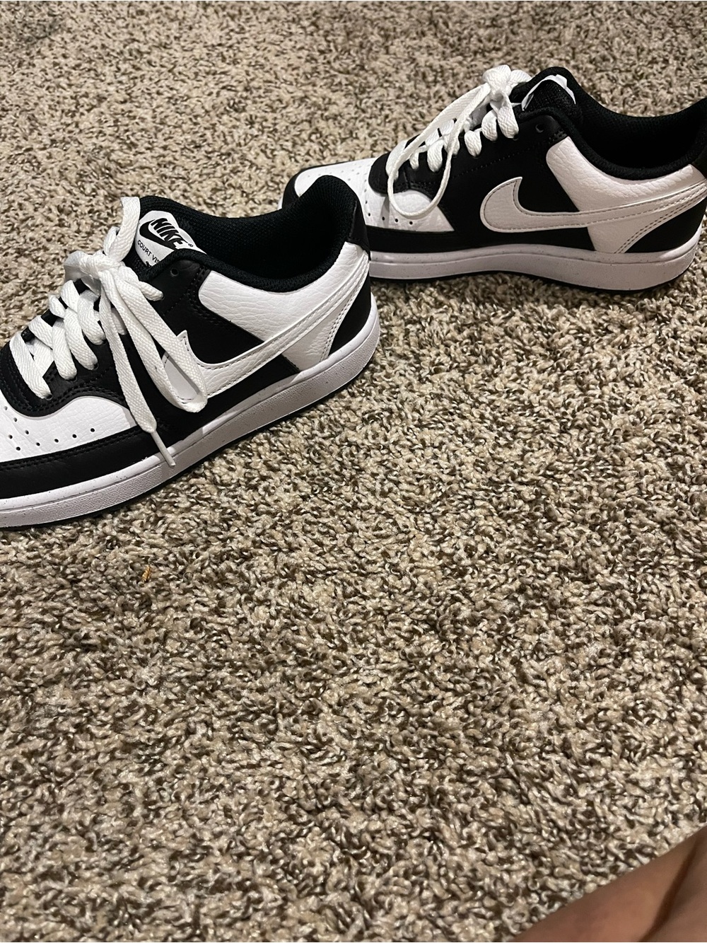 Nike woman’s  Black & White Low-Top Sneakers — Two-Tone Classic